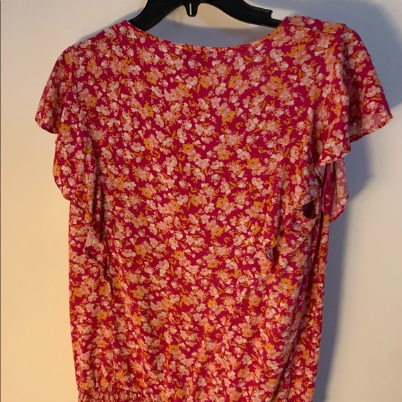 Pink floral flutter sleeves top - Picture 2 of 3